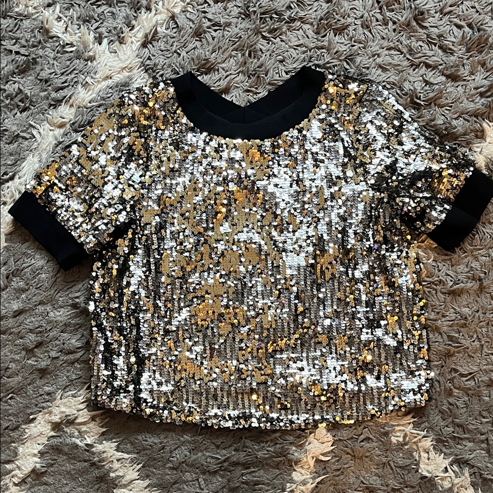 Alice and Olivia sequin top. Silver. Gold. Black. Size xs. Pre-owned.